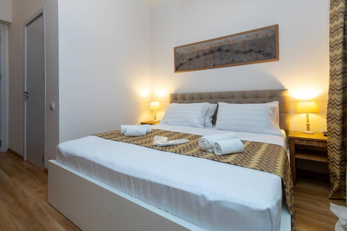Wehost Liberty Square Apartments Tiflis Dış mekan fotoğraf